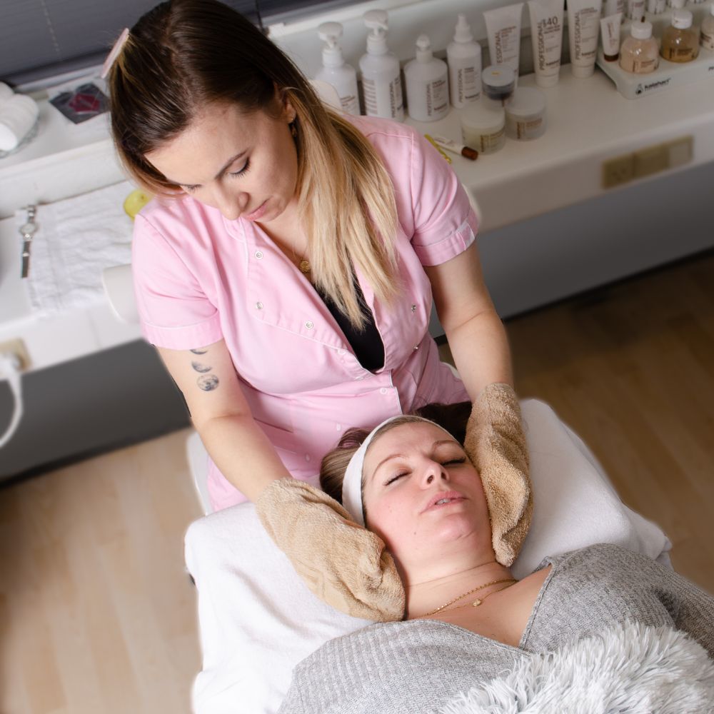 Kosmetolog Silkeborg Nowacare ansigtsbehandlinger behandling 60 min